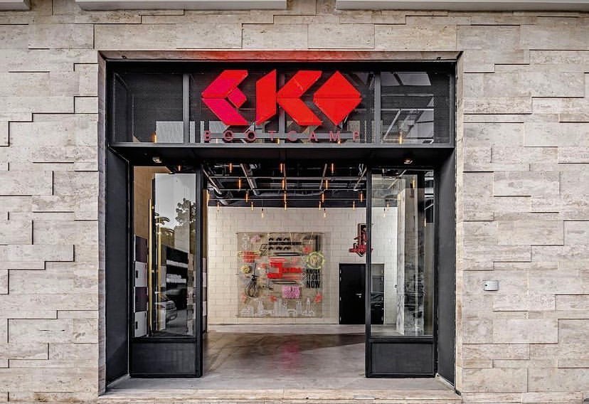 Eko Bootcamp — Enseigne lumineuse façade par Sign Print